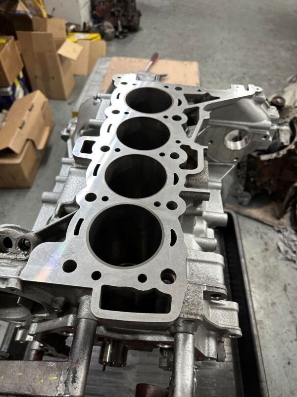 Land Rover Discovery 5 Bare Reconditioned Engine 204DTA – Fitting Available