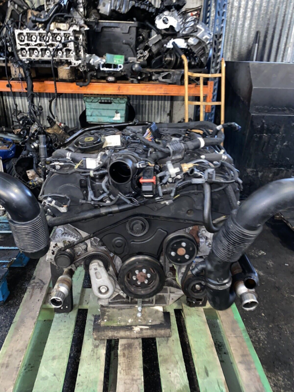 LAND ROVER DISCOVERY RANGE ROVER SPORT 3.0TDV6 Complete Engine 2010-2015 62.000 12 months warrantykilometers