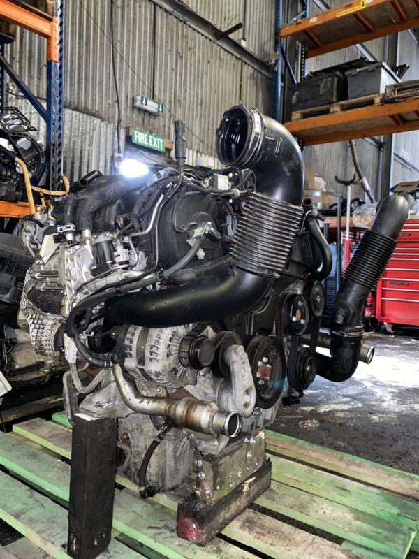 LAND ROVER DISCOVERY RANGE ROVER SPORT 3.0TDV6 Complete Engine 2010-2015 62.000 12 months warrantykilometers