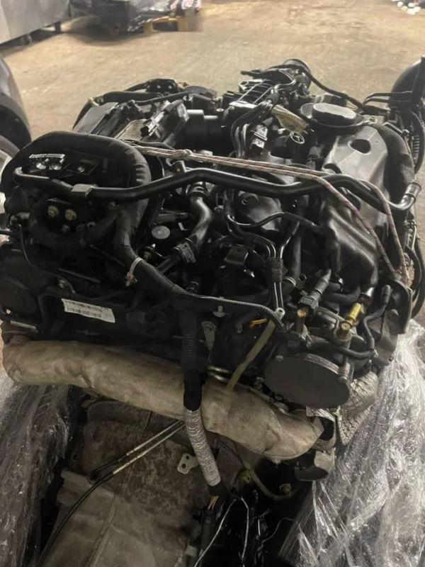 Land Rover/Range Rover Sport Disco 4 Engine 3.0l TDV6 45.000 kilometers complete with gearbox 12 months warranty.Refund accepted