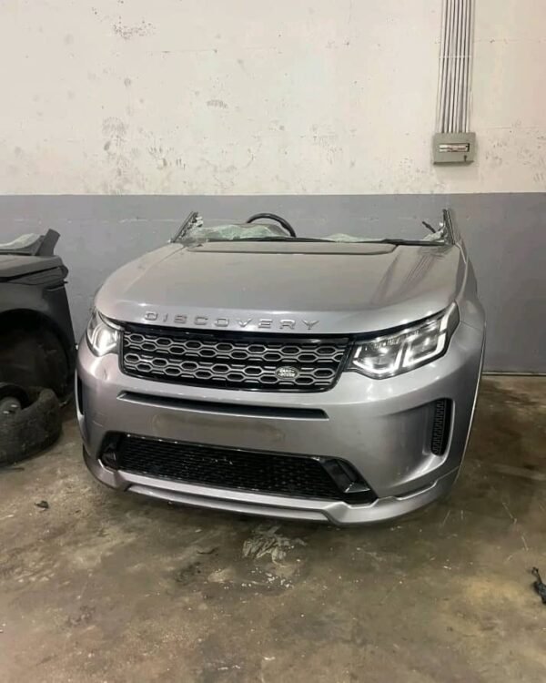 RANGE ROVER DISCOVERY COMPLETE FRONT BUMPER450 FENDERS200 HOOD300 HEADLIGHTS600  ENGINE 65.000 KILOMETERS 12 MONTHS WARRANTY REFUND ACCEPTED