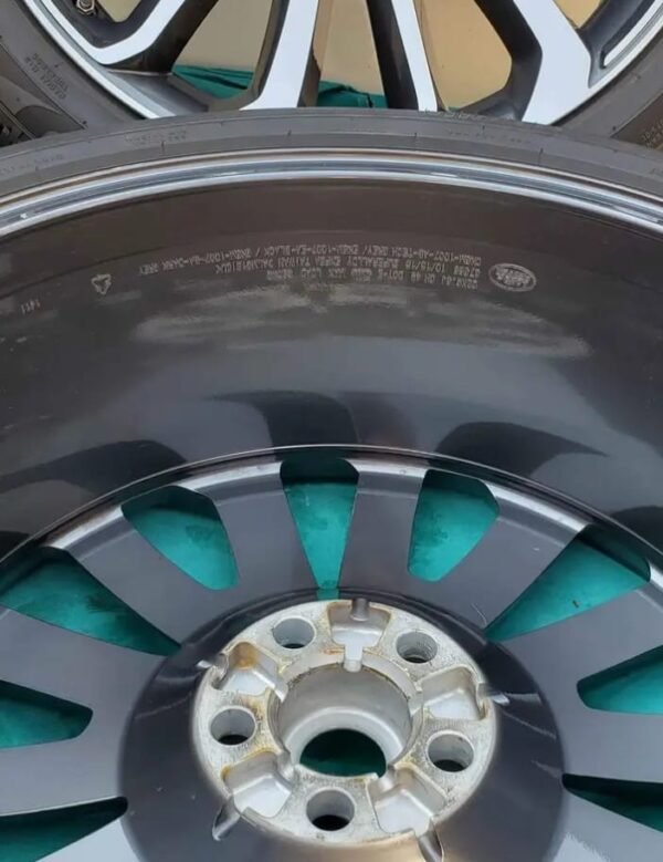 Range Rover overfinch turbine OEM wheels 275 45 22s