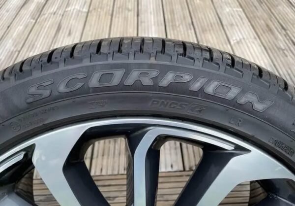 Range Rover overfinch turbine OEM wheels 275 45 22s